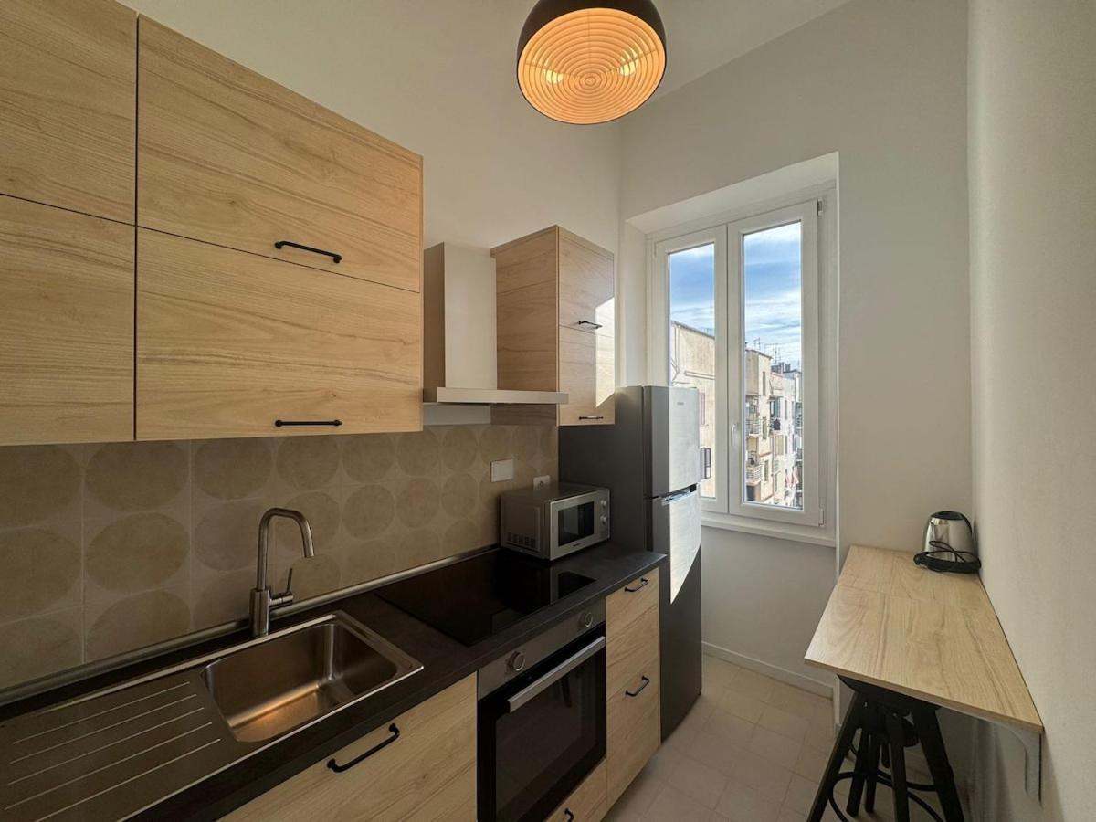 Stylish In Rome's Trendy Hub Apartment *