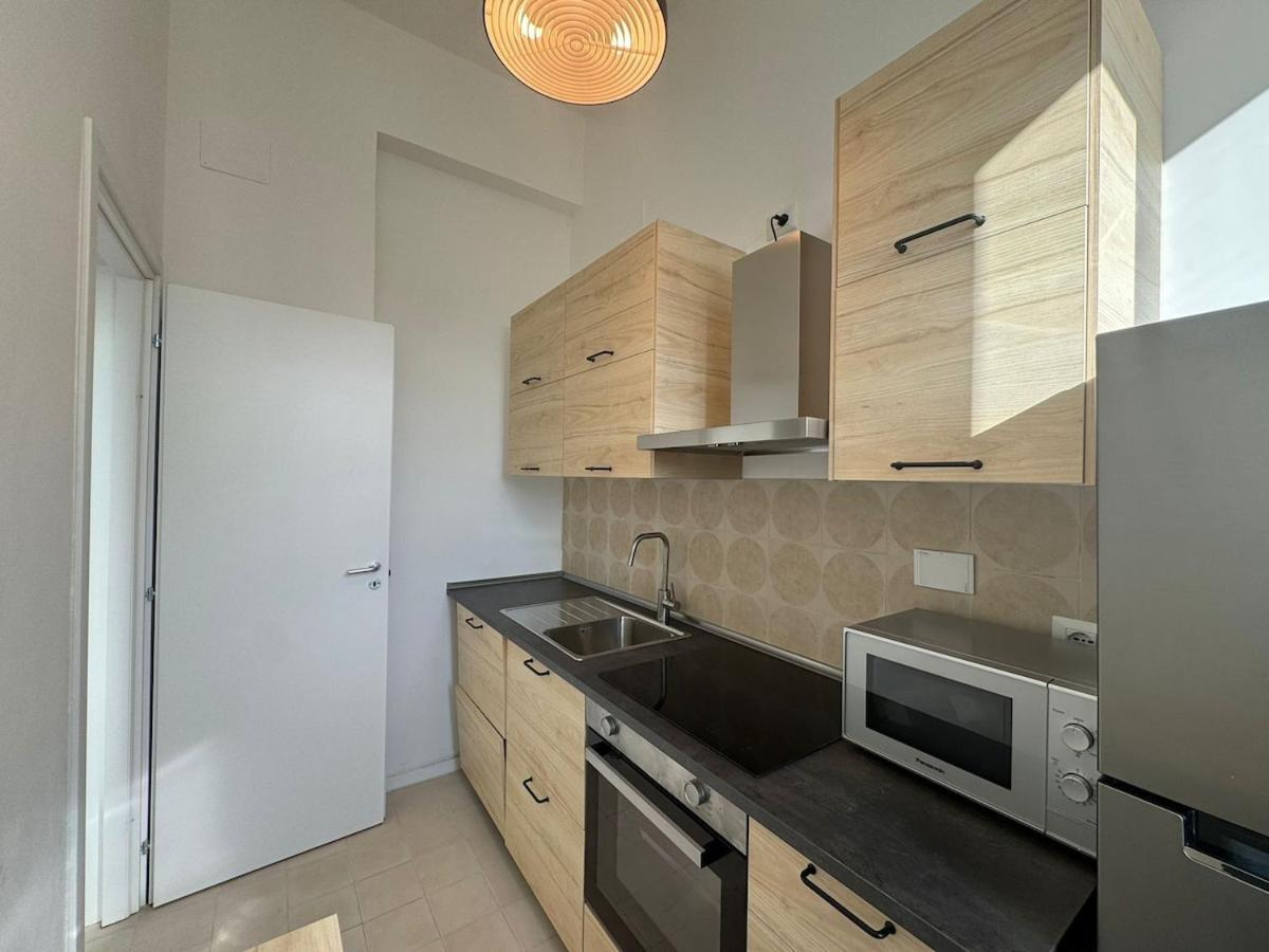 Stylish In Rome's Trendy Hub Apartment *